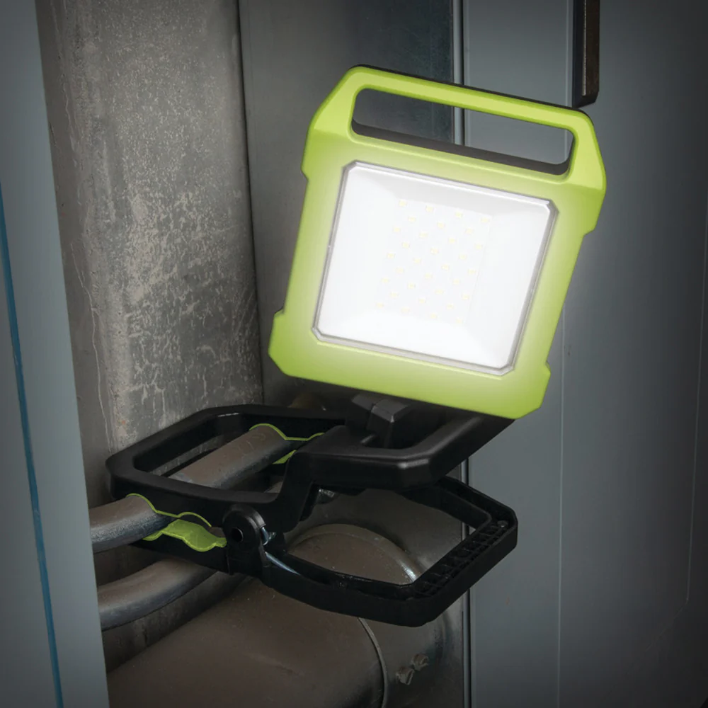 LED Flood Work Light With Clamp - Image 3